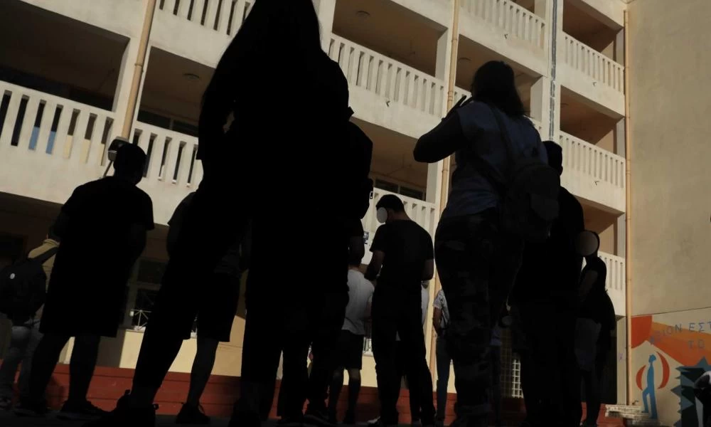Σχολεία: Ανοίγουν με αυξημένα self test και φόβο για έκρηξη των κρουσμάτων κορονοϊού